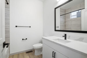 Upstairs Junior En Suite Bathroom