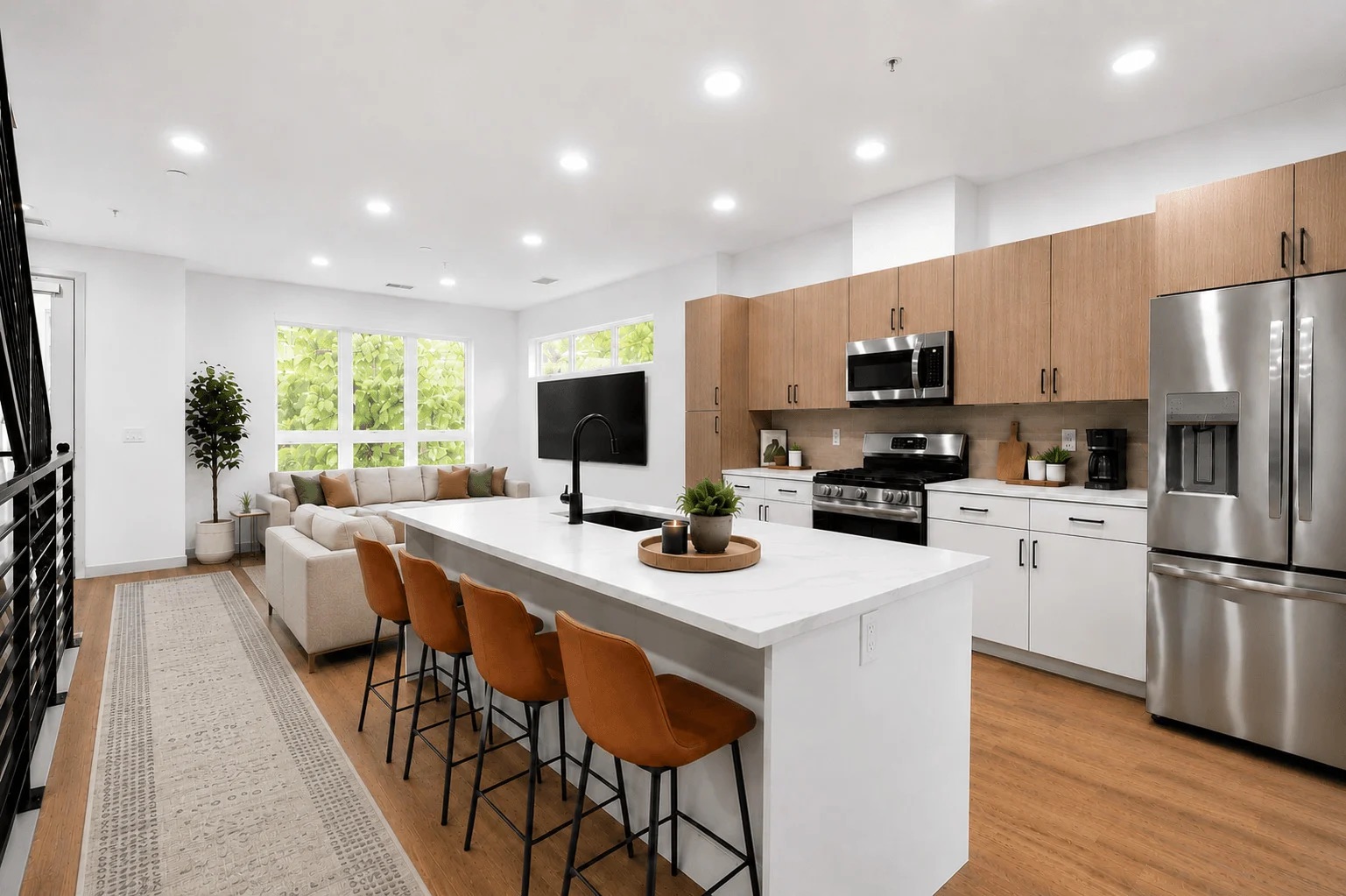 4101-E-Wesley-Ave_UHTH_Kitchen_01_Staged